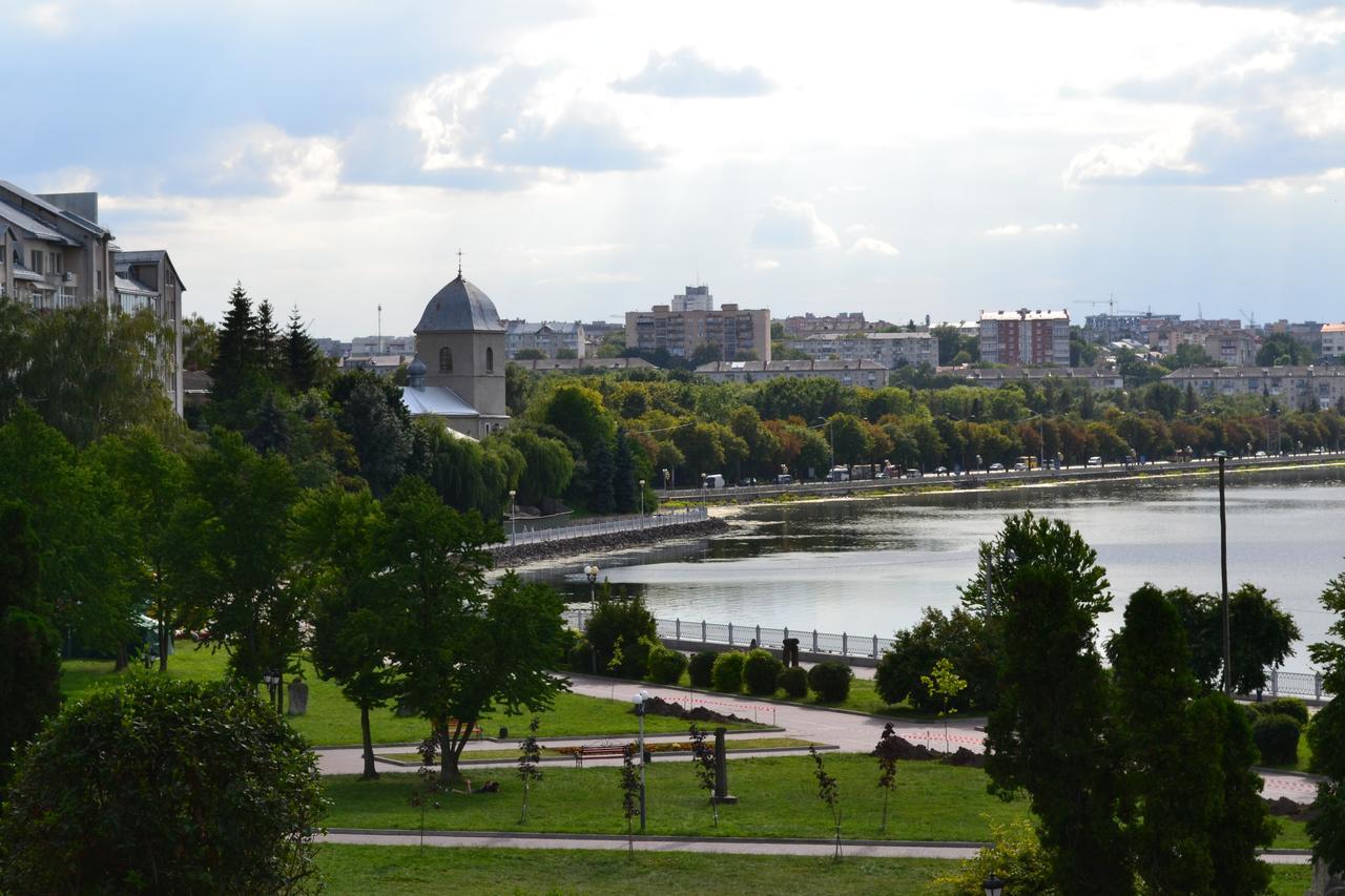 Art Apartment Тернопил Екстериор снимка
